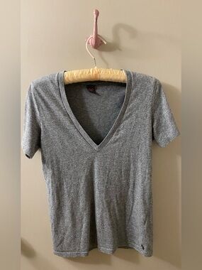 TNA Heather Gray V-Neck Short Sleeve Tee
